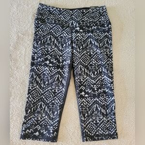 3/$30 Victoria's Secret Crop Leggings